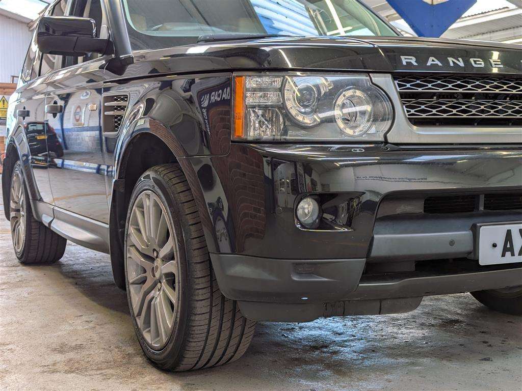 <p>2011 LAND ROVER RANGE ROVER SP HSE TDV6 A</p>