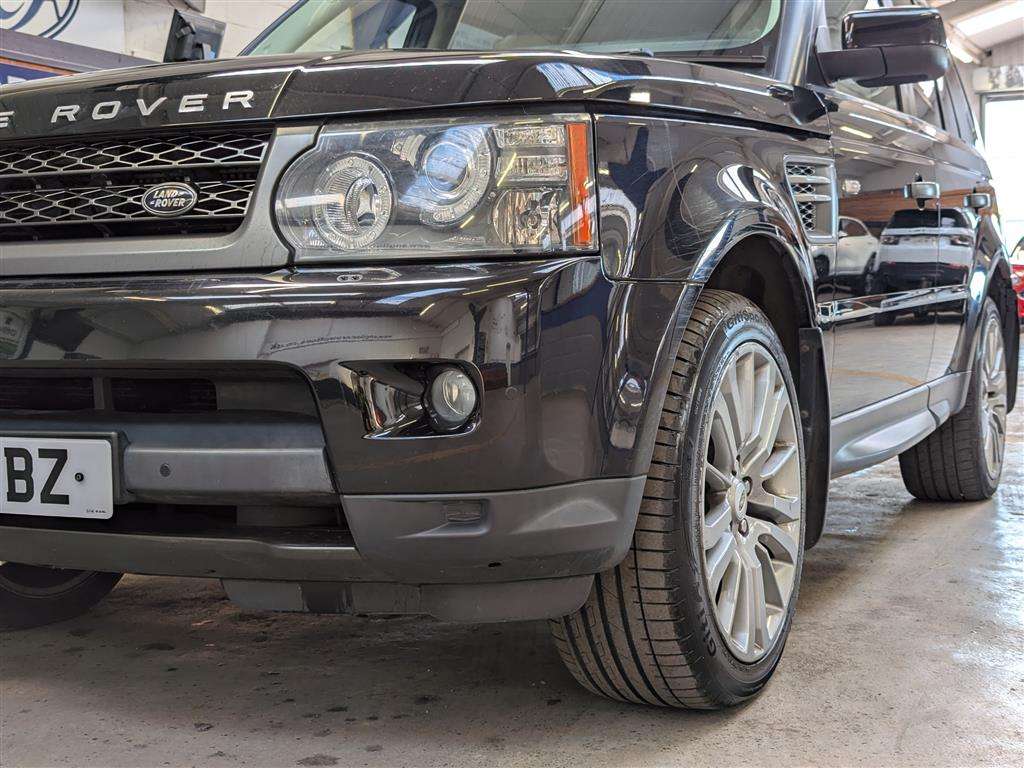 <p>2011 LAND ROVER RANGE ROVER SP HSE TDV6 A</p>