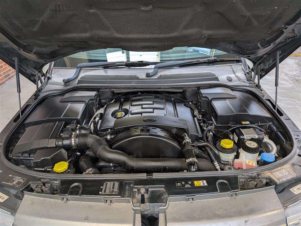 <p>2011 LAND ROVER RANGE ROVER SP HSE TDV6 A</p>