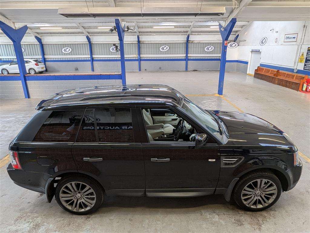 <p>2011 LAND ROVER RANGE ROVER SP HSE TDV6 A</p>