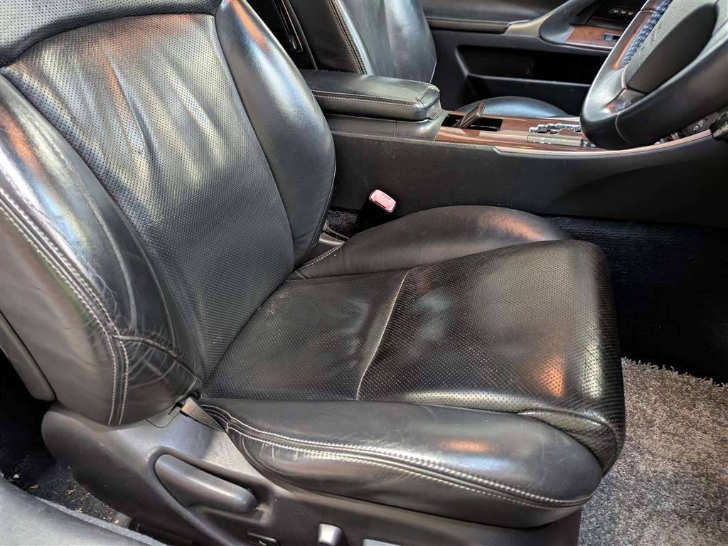 <p>2010 LEXUS IS 250C SE-L AUTO</p>