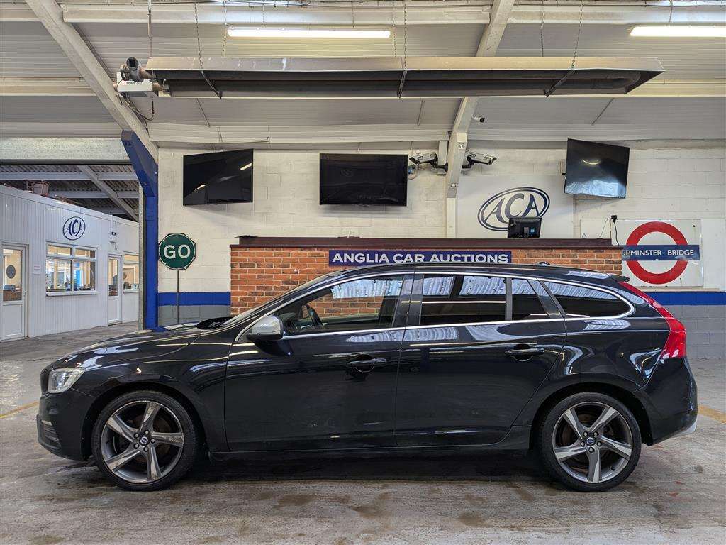 <p>2015 VOLVO V60 R-DESIGN NAV D3</p>