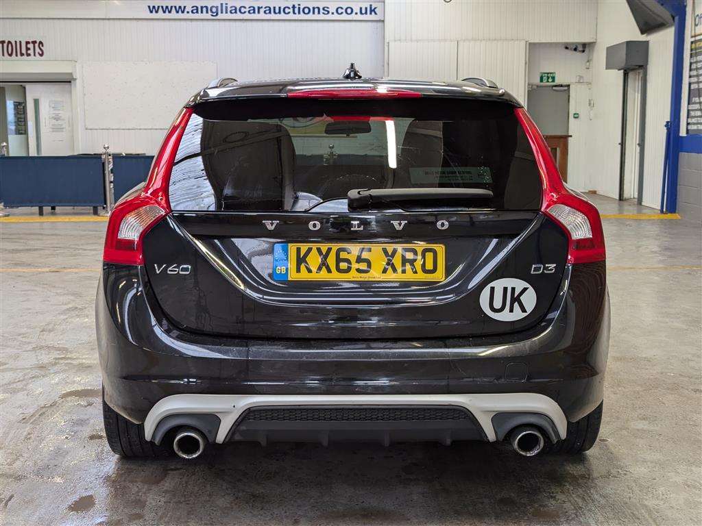 <p>2015 VOLVO V60 R-DESIGN NAV D3</p>