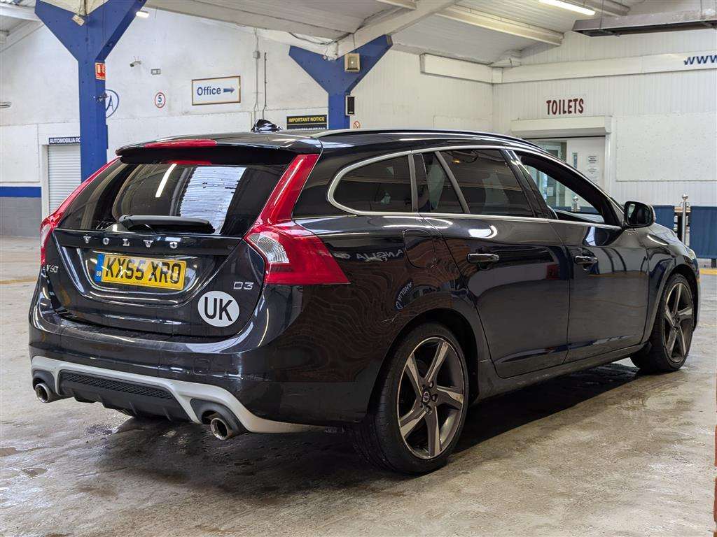 <p>2015 VOLVO V60 R-DESIGN NAV D3</p>