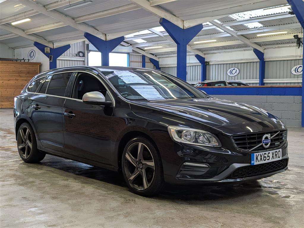 <p>2015 VOLVO V60 R-DESIGN NAV D3</p>