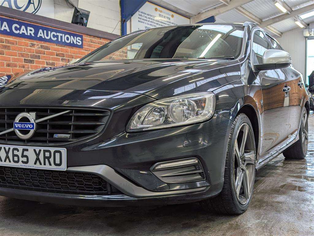<p>2015 VOLVO V60 R-DESIGN NAV D3</p>