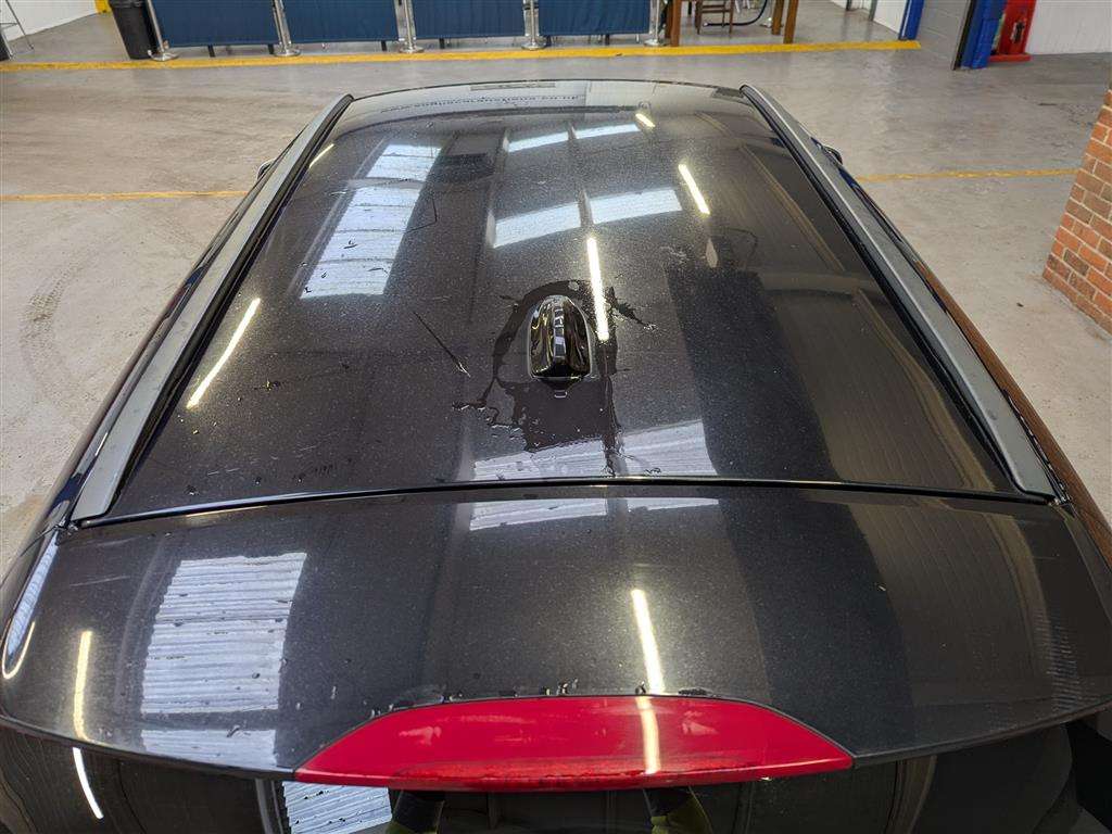 <p>2015 VOLVO V60 R-DESIGN NAV D3</p>