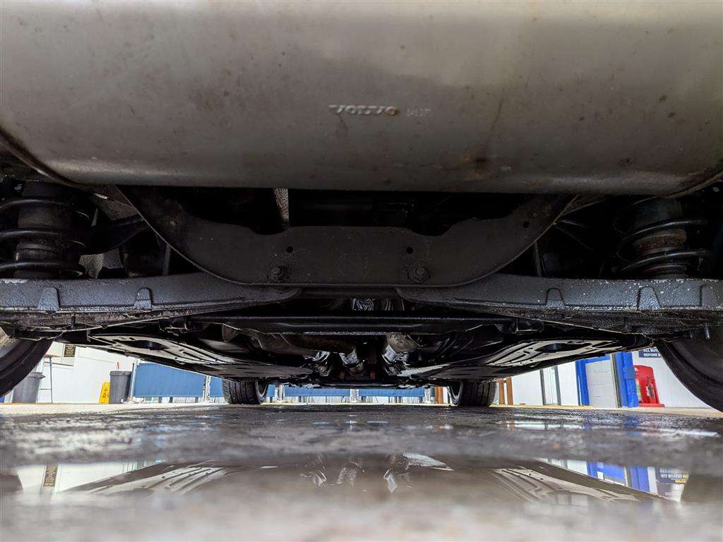 <p>2015 VOLVO V60 R-DESIGN NAV D3</p>