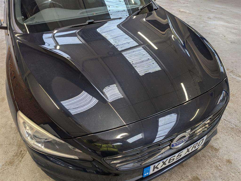 <p>2015 VOLVO V60 R-DESIGN NAV D3</p>