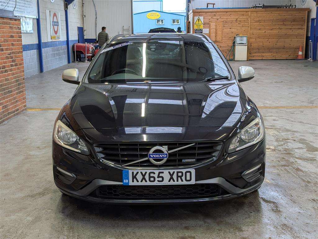 <p>2015 VOLVO V60 R-DESIGN NAV D3</p>