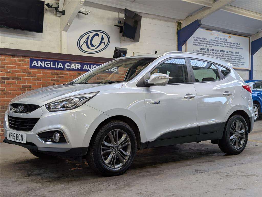 <p>2015 HYUNDAI IX35 SE NAV CRDI BLUE DRI</p>