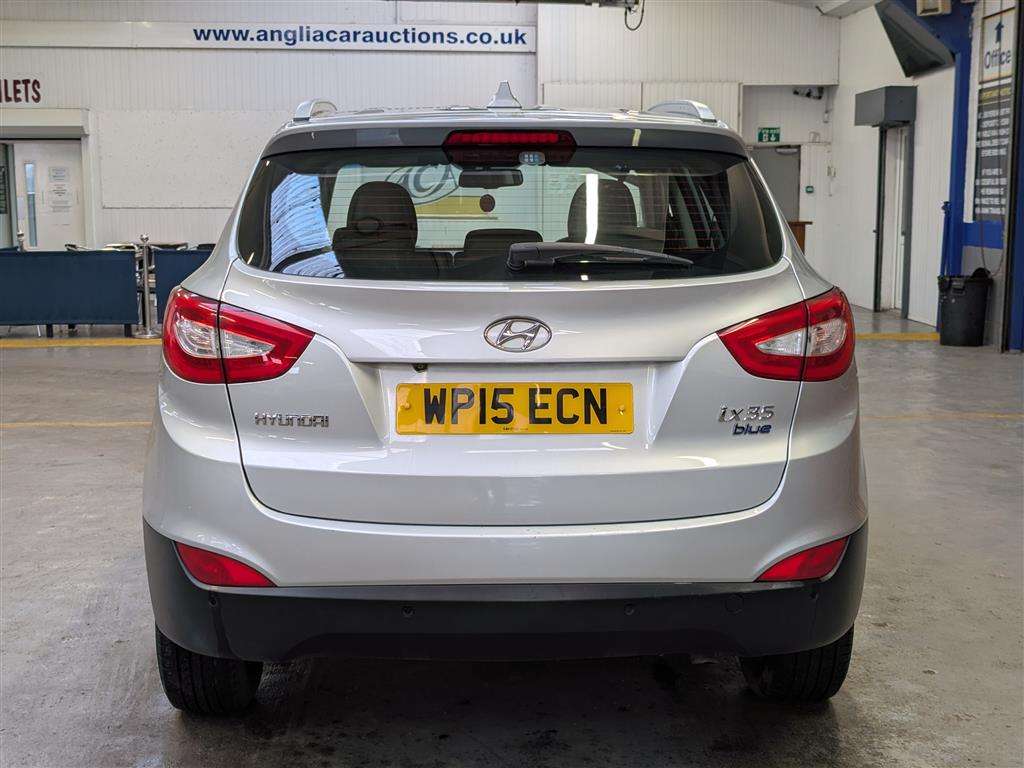 <p>2015 HYUNDAI IX35 SE NAV CRDI BLUE DRI</p>