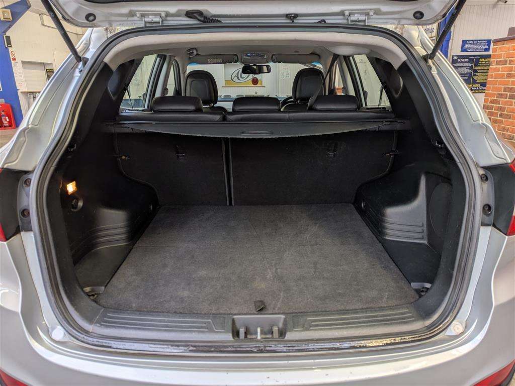 <p>2015 HYUNDAI IX35 SE NAV CRDI BLUE DRI</p>