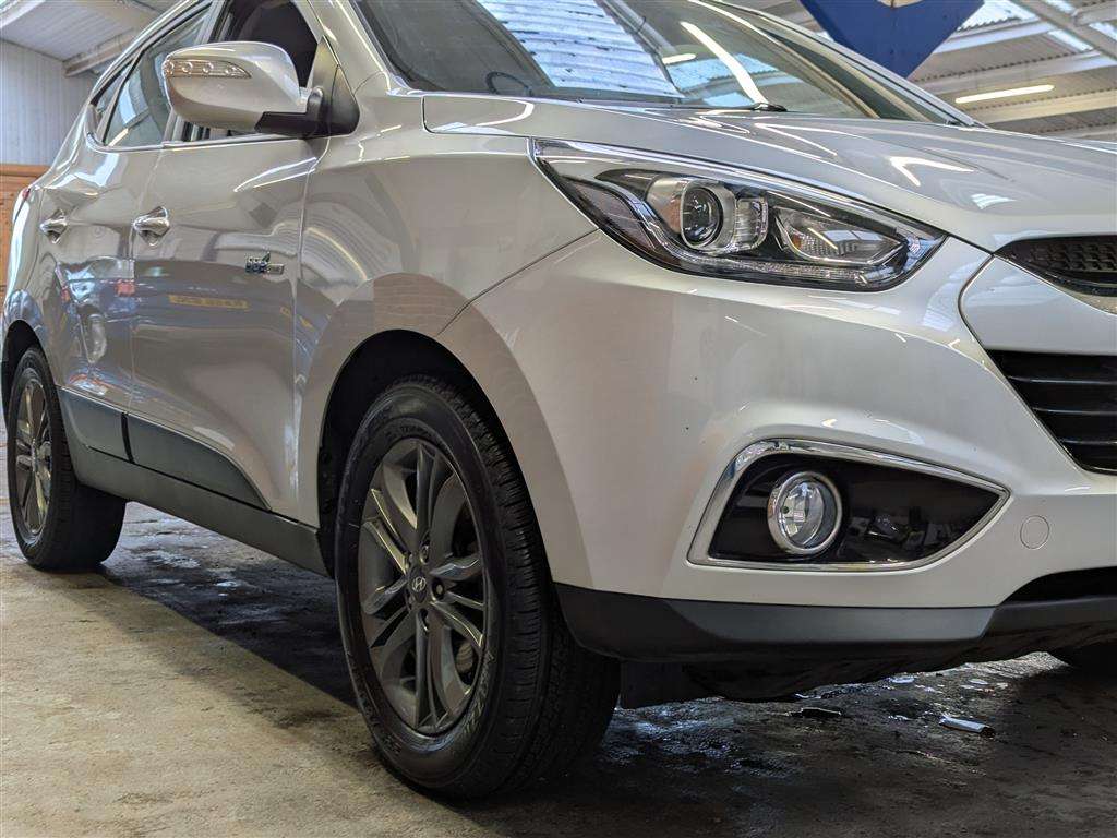 <p>2015 HYUNDAI IX35 SE NAV CRDI BLUE DRI</p>