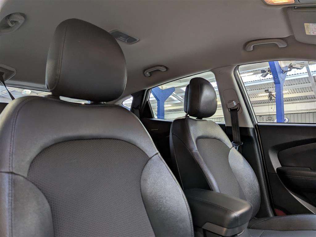 <p>2015 HYUNDAI IX35 SE NAV CRDI BLUE DRI</p>