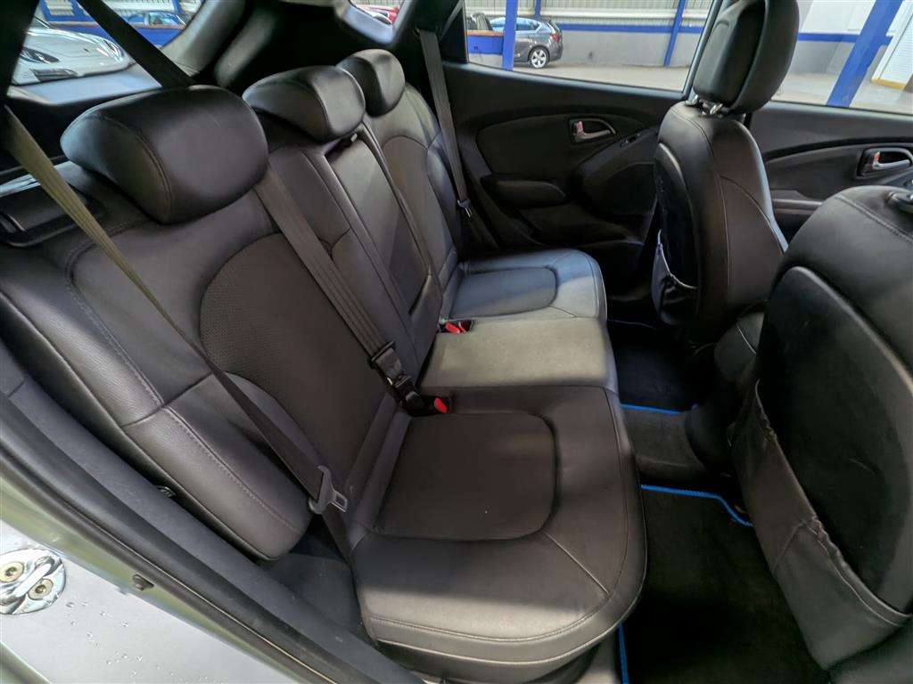 <p>2015 HYUNDAI IX35 SE NAV CRDI BLUE DRI</p>