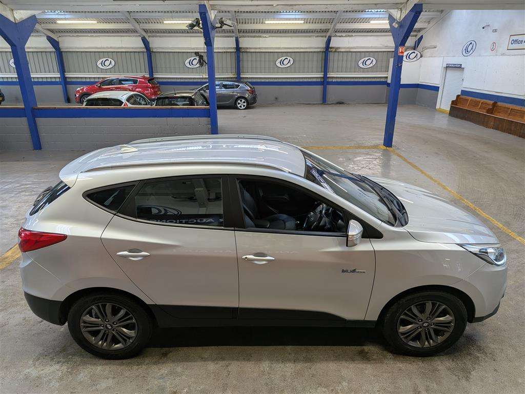<p>2015 HYUNDAI IX35 SE NAV CRDI BLUE DRI</p>