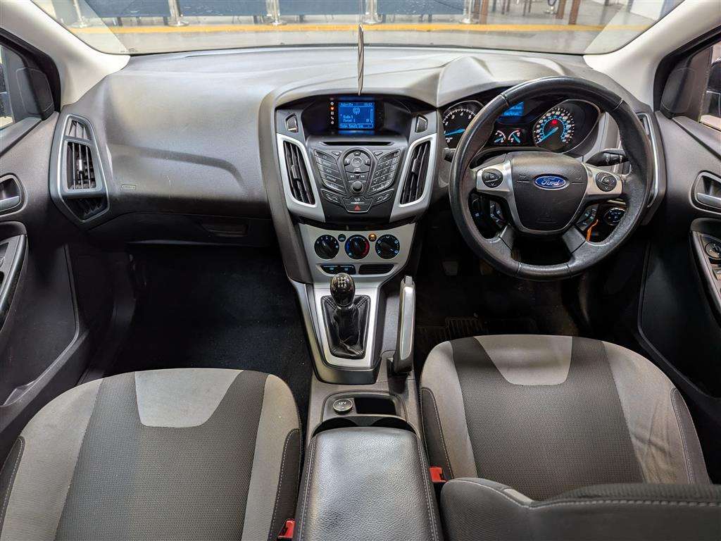 <p>2011 FORD FOCUS ZETEC 125</p>