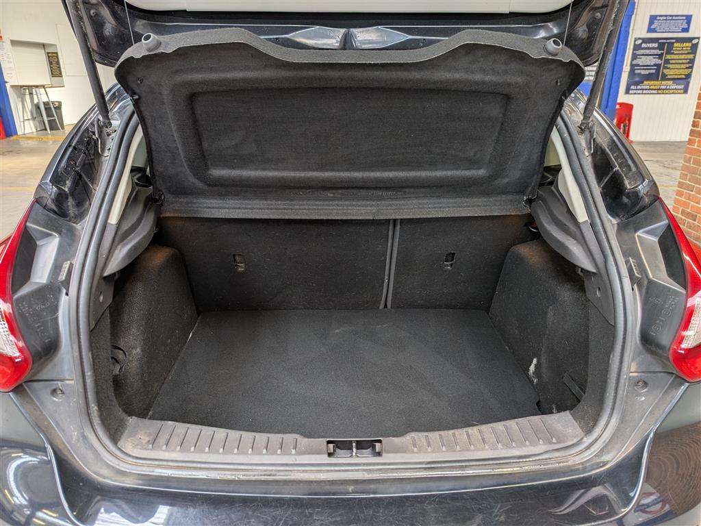 <p>2011 FORD FOCUS ZETEC 125</p>