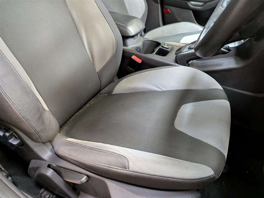 <p>2011 FORD FOCUS ZETEC 125</p>