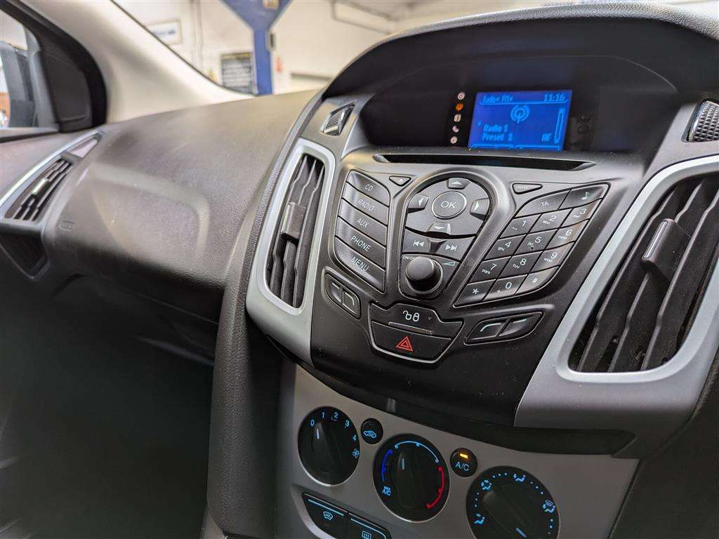 <p>2011 FORD FOCUS ZETEC 125</p>