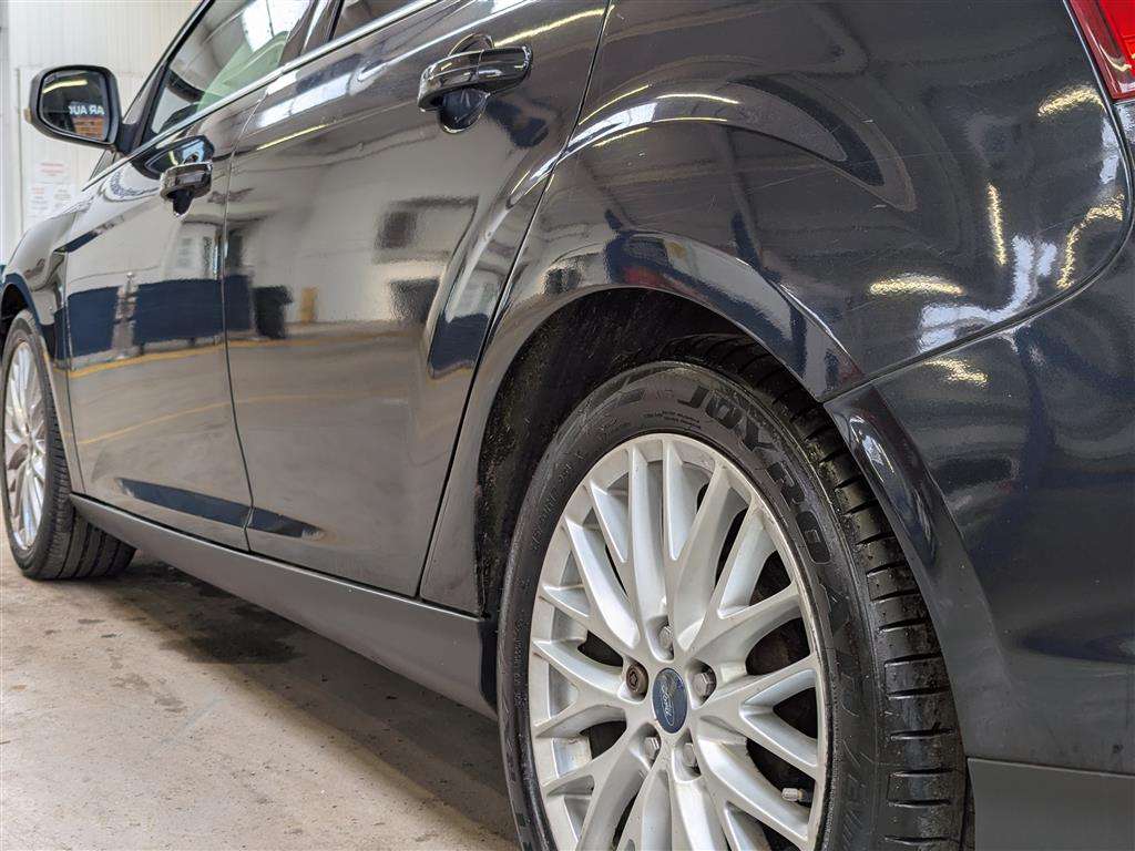 <p>2011 FORD FOCUS ZETEC 125</p>