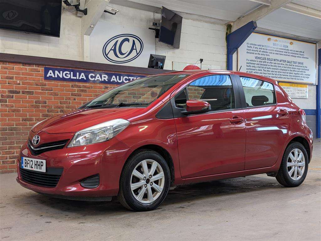 <p>2012 TOYOTA YARIS TR VVT-I CVT</p>