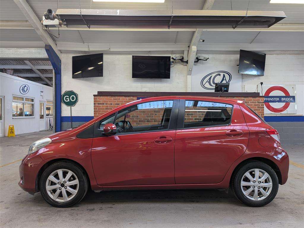<p>2012 TOYOTA YARIS TR VVT-I CVT</p>