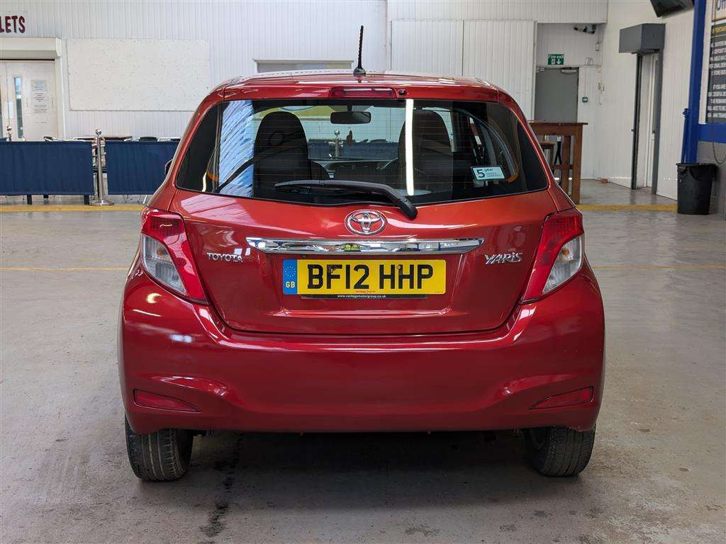 <p>2012 TOYOTA YARIS TR VVT-I CVT</p>