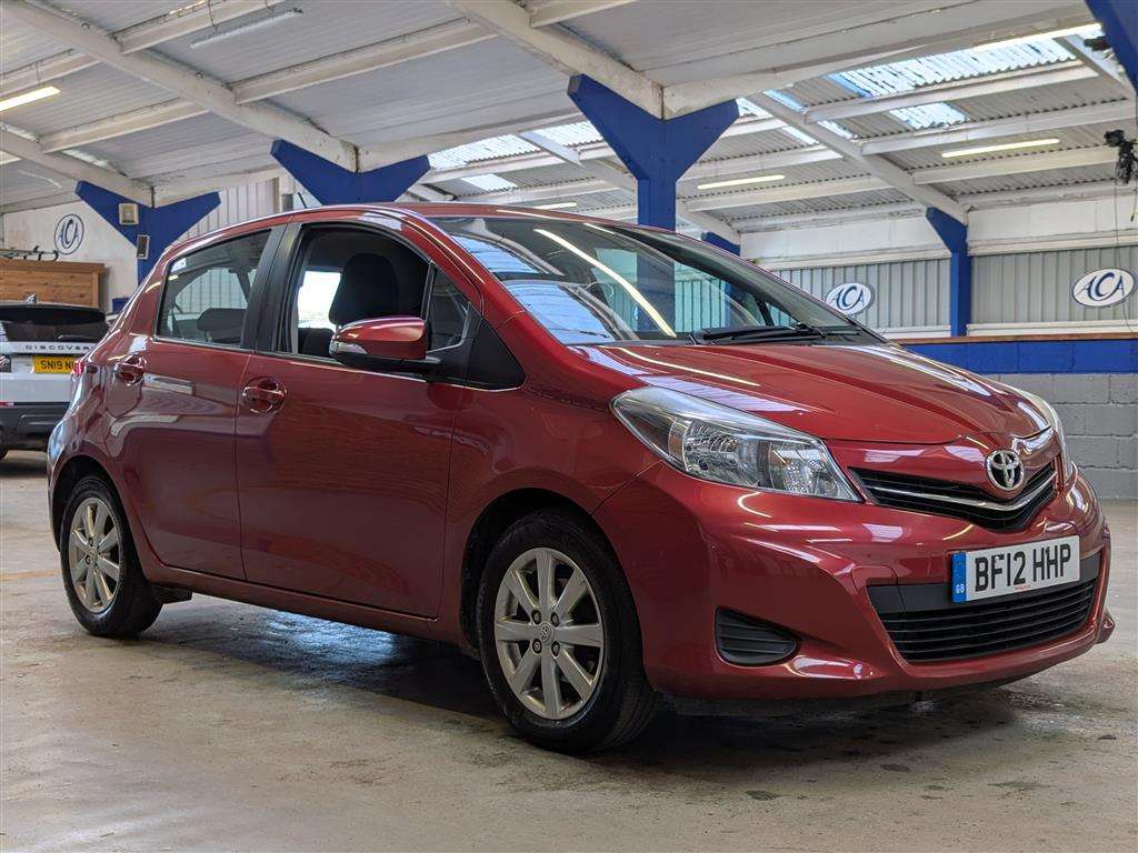 <p>2012 TOYOTA YARIS TR VVT-I CVT</p>