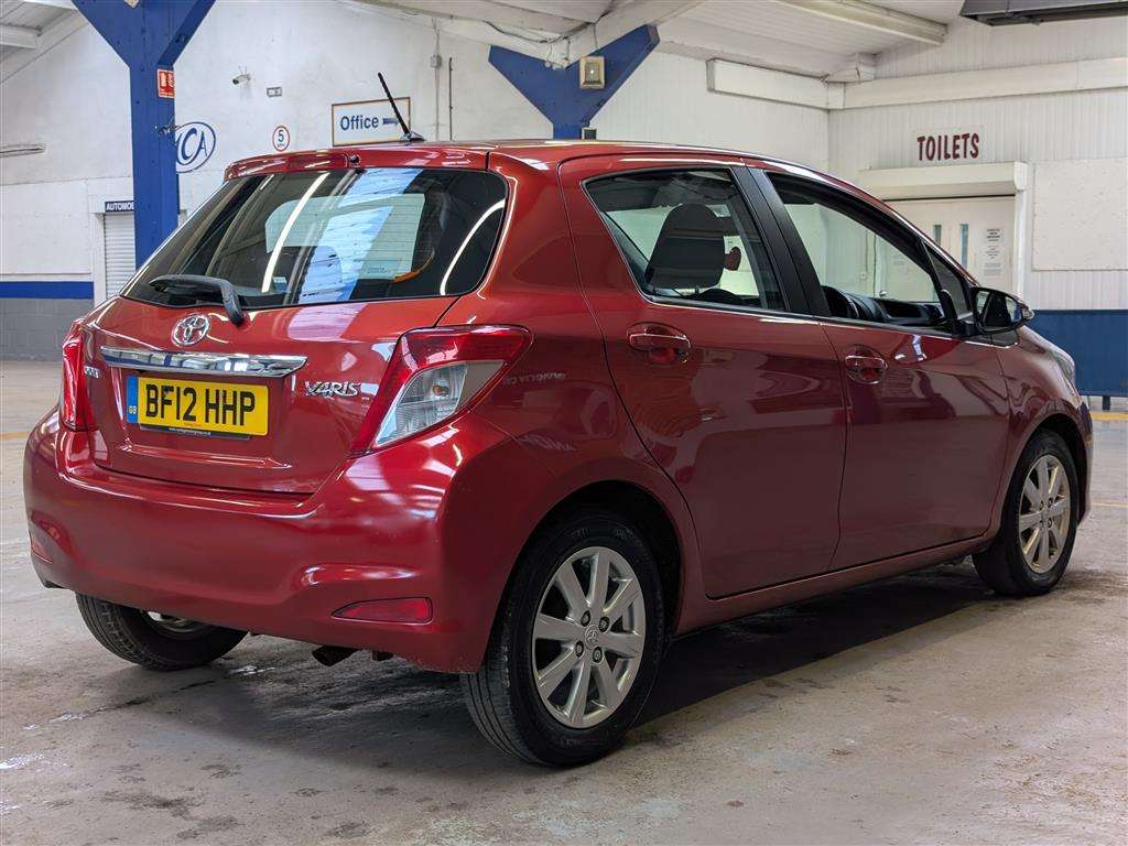 <p>2012 TOYOTA YARIS TR VVT-I CVT</p>