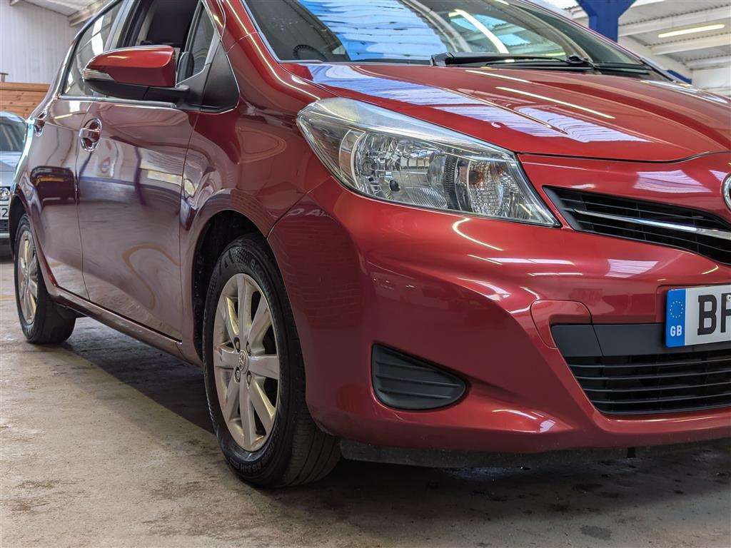 <p>2012 TOYOTA YARIS TR VVT-I CVT</p>