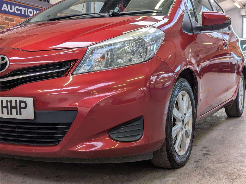 <p>2012 TOYOTA YARIS TR VVT-I CVT</p>