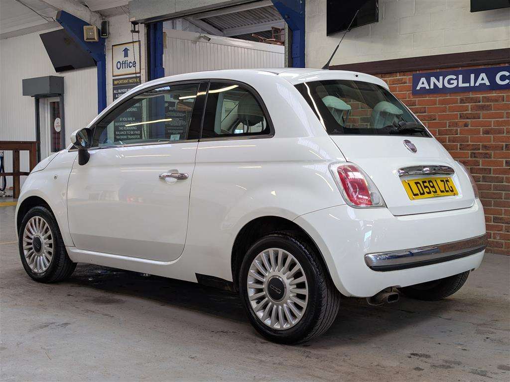 <p>2009 FIAT 500 LOUNGE</p>
