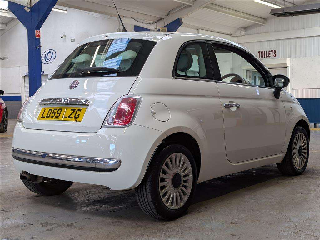 <p>2009 FIAT 500 LOUNGE</p>