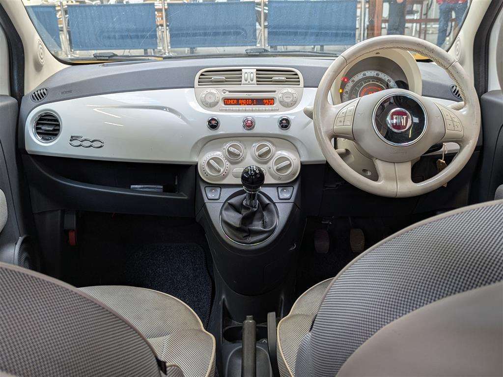 <p>2009 FIAT 500 LOUNGE</p>