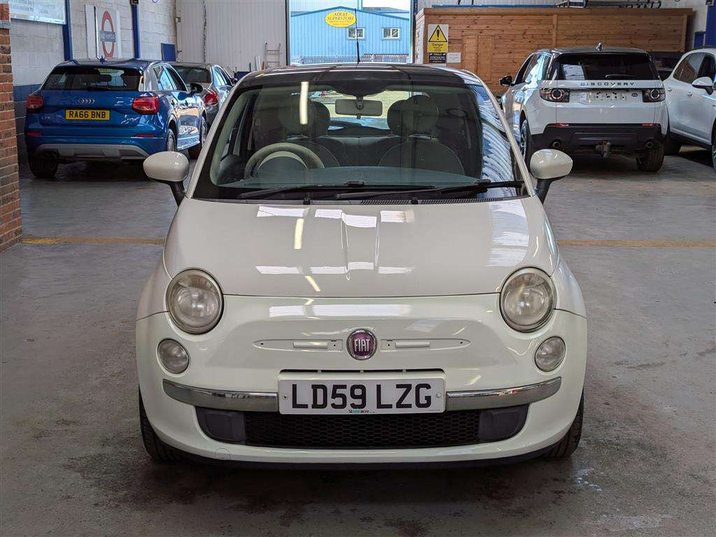 <p>2009 FIAT 500 LOUNGE</p>