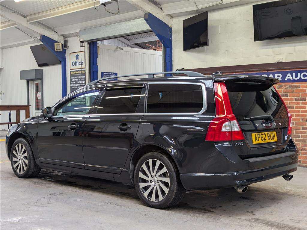 <p>2013 VOLVO V70 SE LUX T5 AUTO</p>