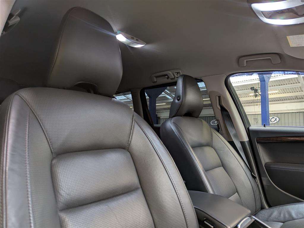 <p>2013 VOLVO V70 SE LUX T5 AUTO</p>