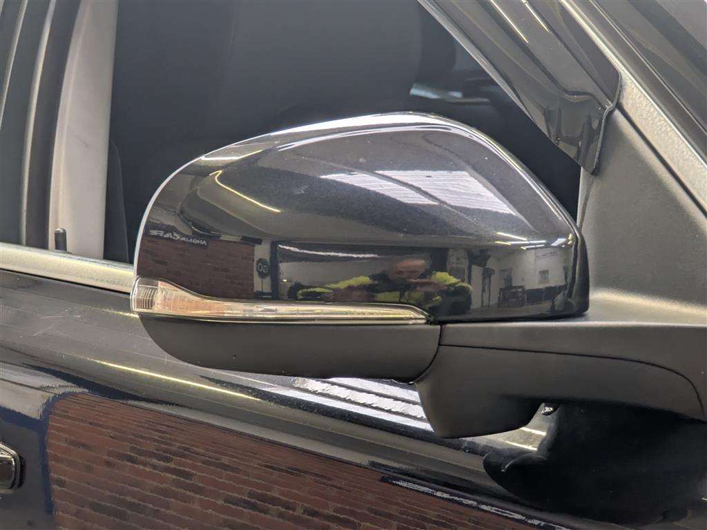 <p>2013 VOLVO V70 SE LUX T5 AUTO</p>