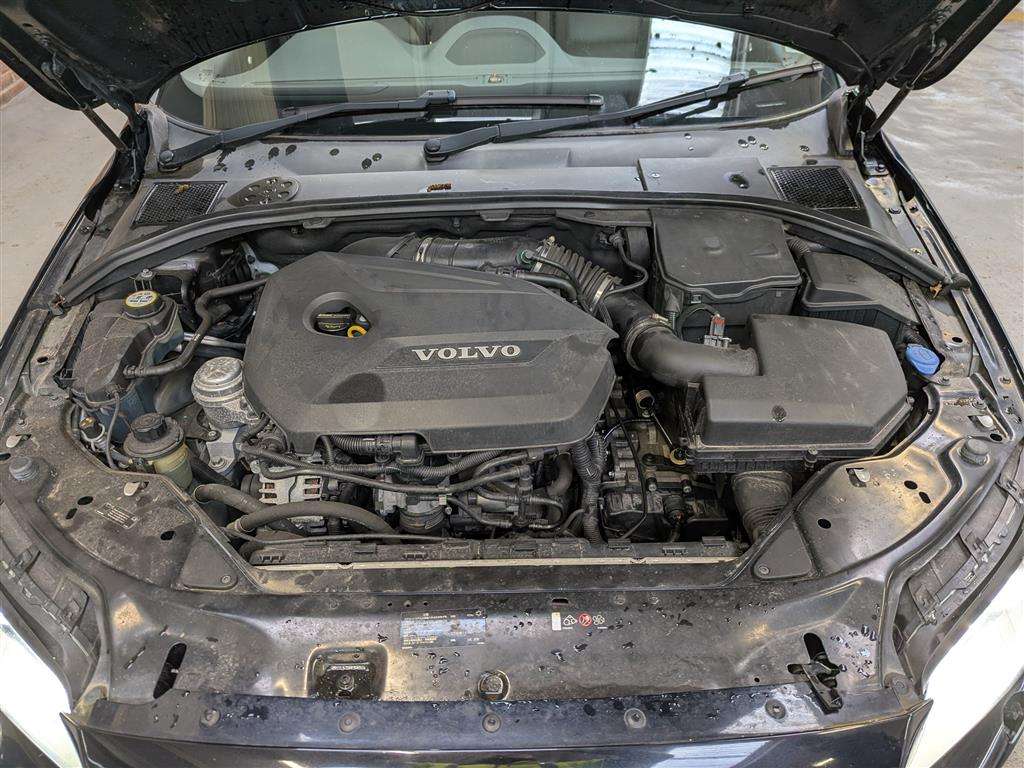 <p>2013 VOLVO V70 SE LUX T5 AUTO</p>