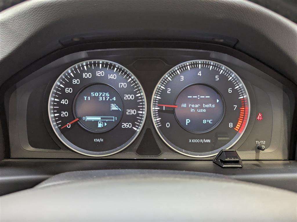 <p>2013 VOLVO V70 SE LUX T5 AUTO</p>