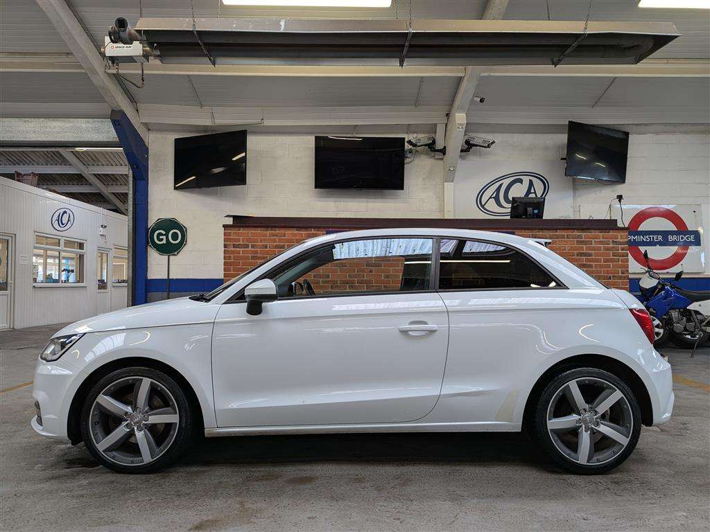 <p>2015 AUDI A1 SPORT TDI</p>