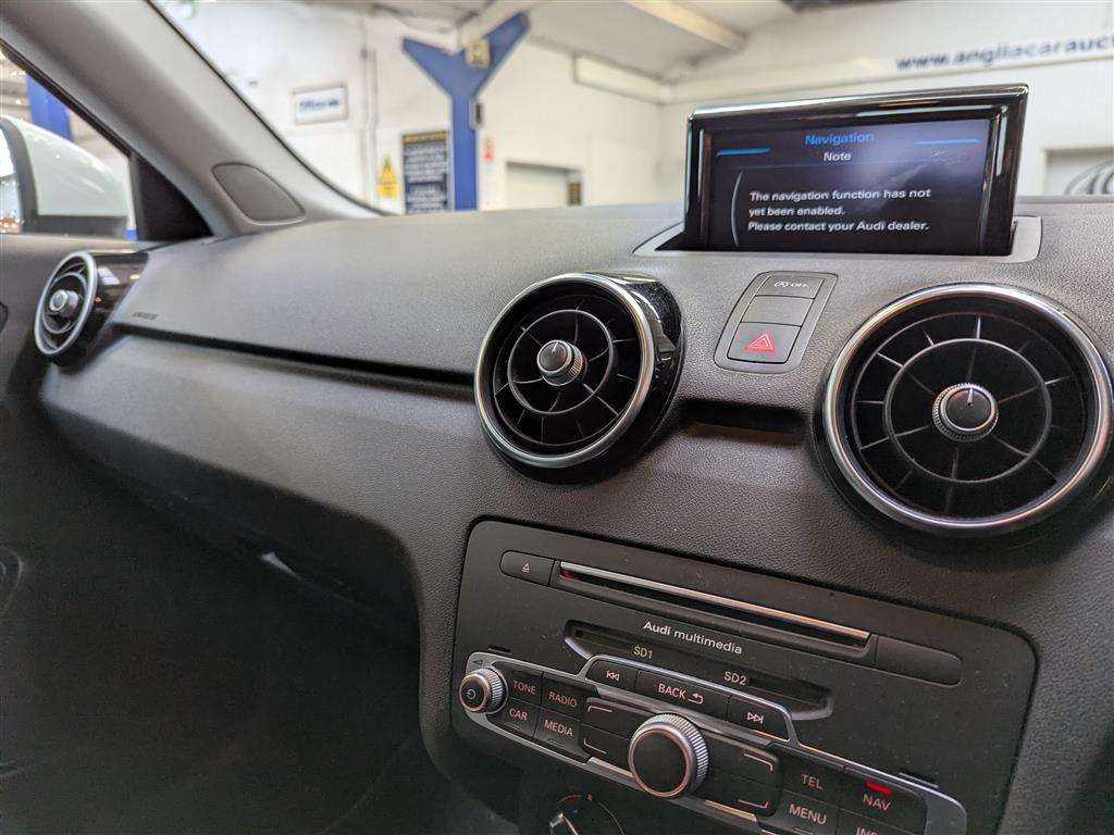 <p>2015 AUDI A1 SPORT TDI</p>