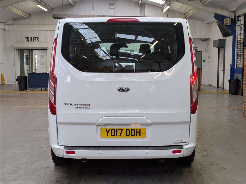 <p>2017 FORD TOURNEO CUSTOM 310 T-NIUM</p>