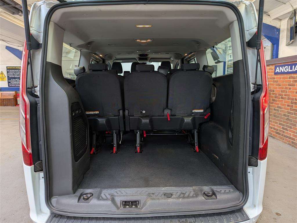 <p>2017 FORD TOURNEO CUSTOM 310 T-NIUM</p>