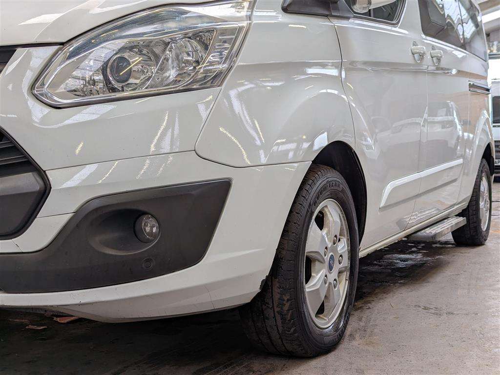 <p>2017 FORD TOURNEO CUSTOM 310 T-NIUM</p>