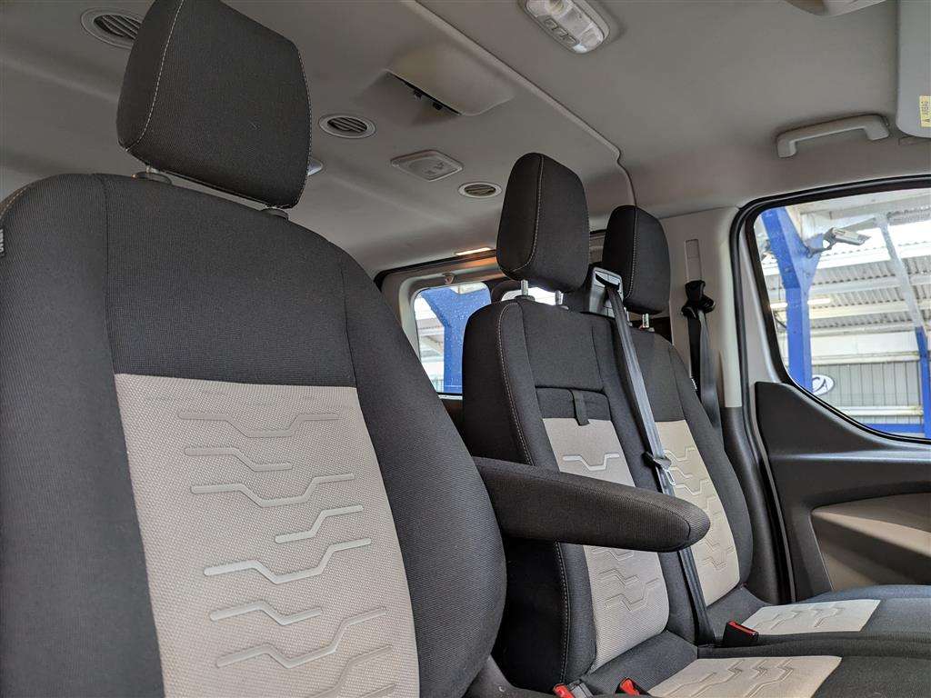 <p>2017 FORD TOURNEO CUSTOM 310 T-NIUM</p>