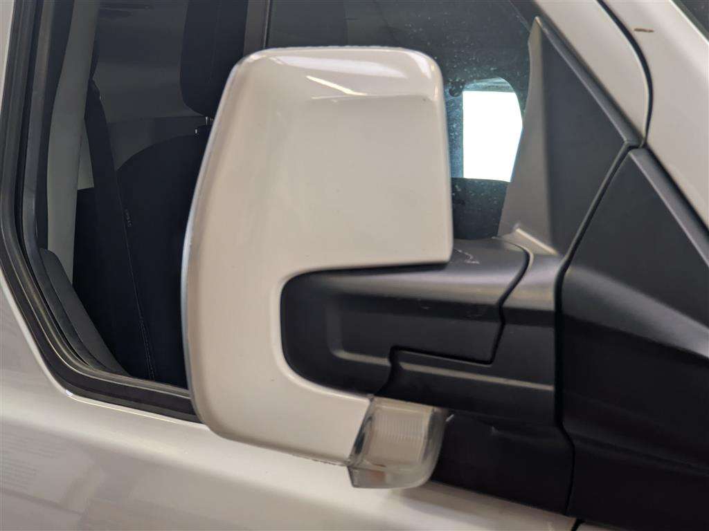 <p>2017 FORD TOURNEO CUSTOM 310 T-NIUM</p>