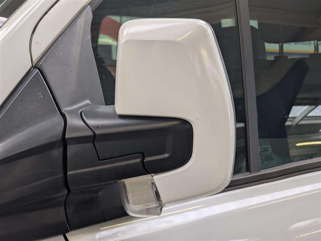 <p>2017 FORD TOURNEO CUSTOM 310 T-NIUM</p>